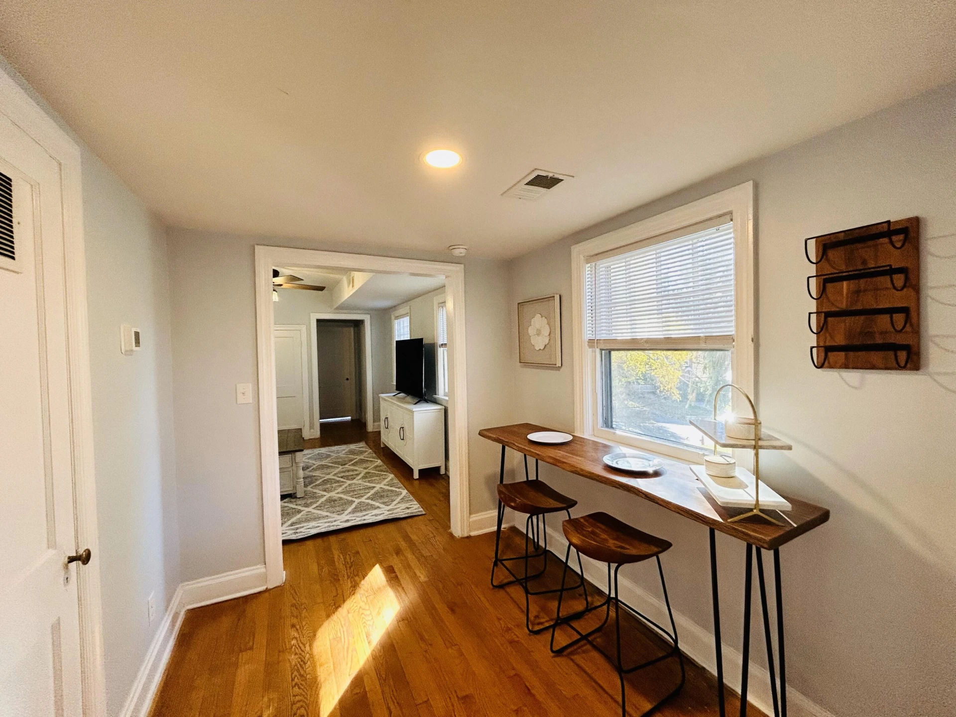 625 Alleghany AVE - Photo 4