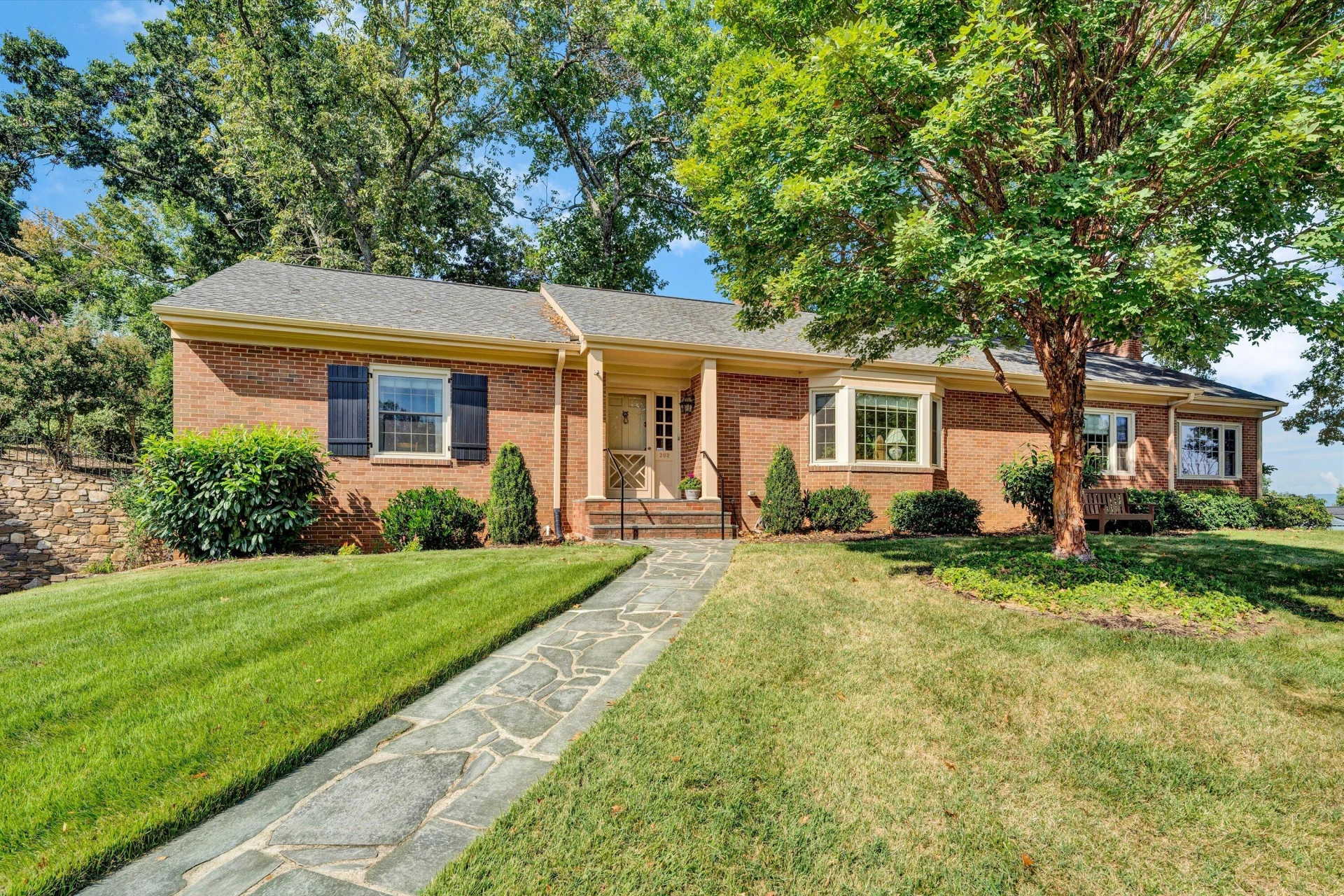 202 Park Crest RD SW - Photo 2