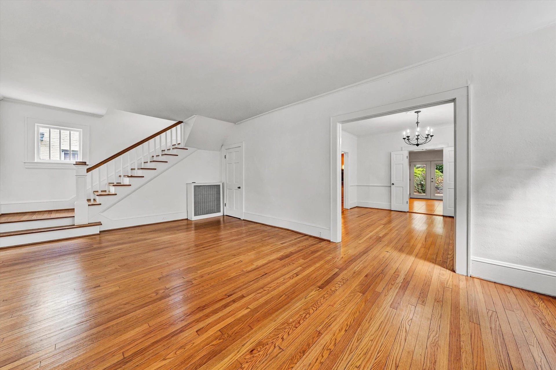 2424 Stanley AVE SE - Photo 7