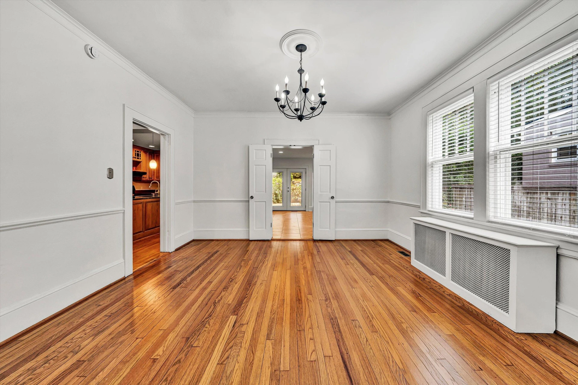 2424 Stanley AVE SE - Photo 8