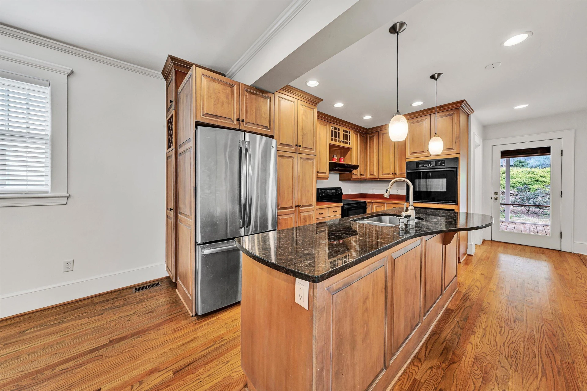 2424 Stanley AVE SE - Photo 10