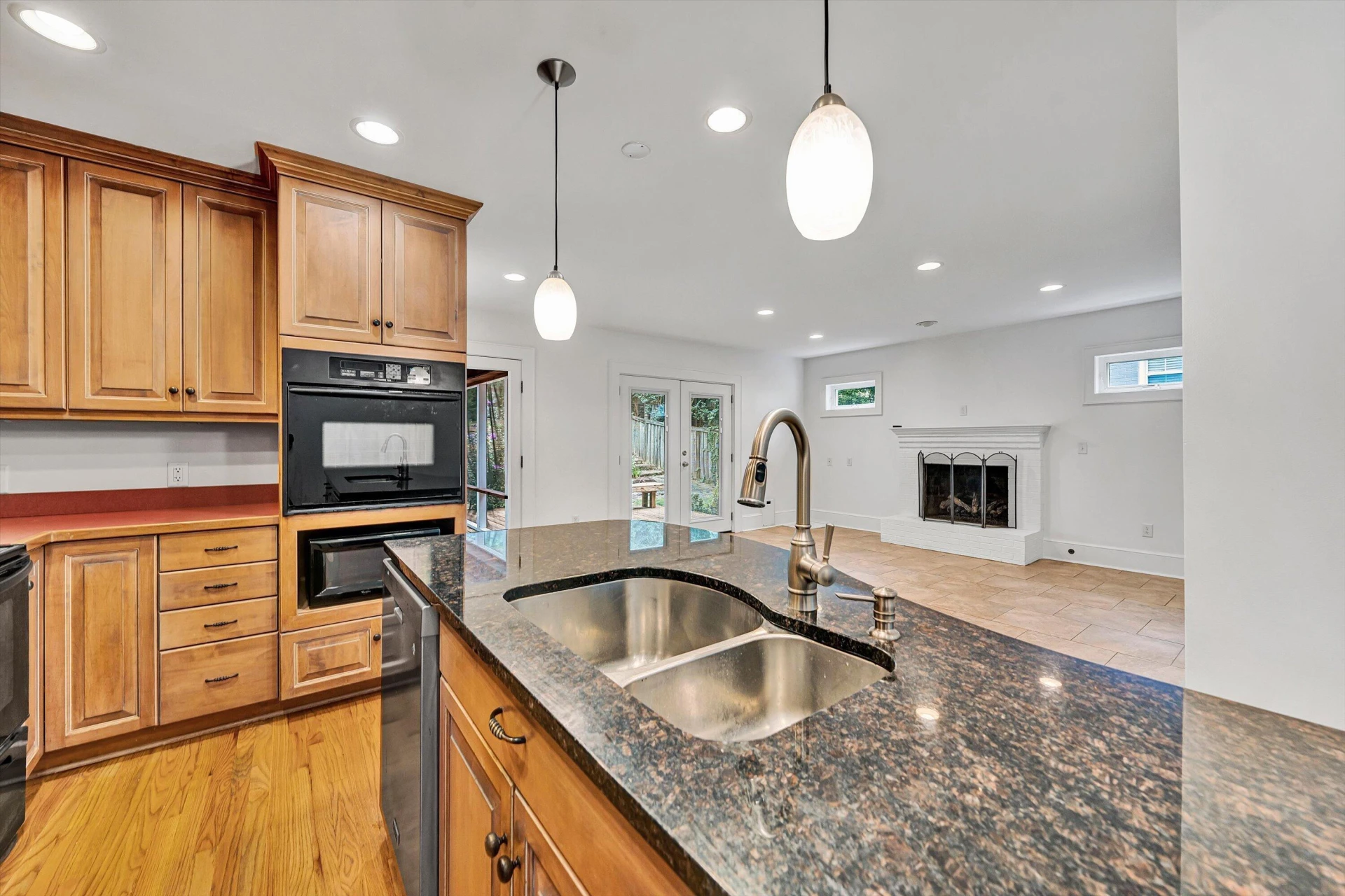 2424 Stanley AVE SE - Photo 13
