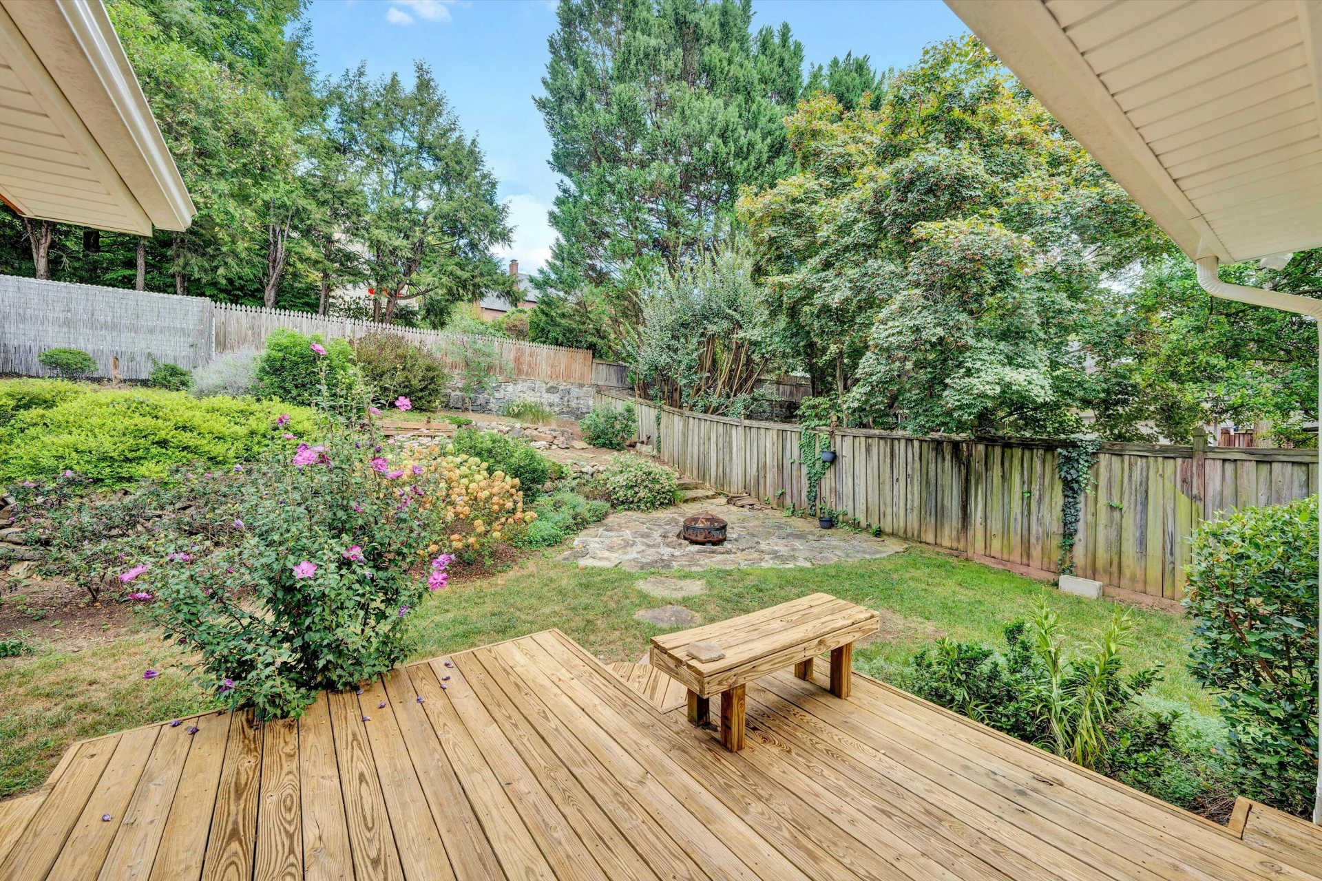 2424 Stanley AVE SE - Photo 21