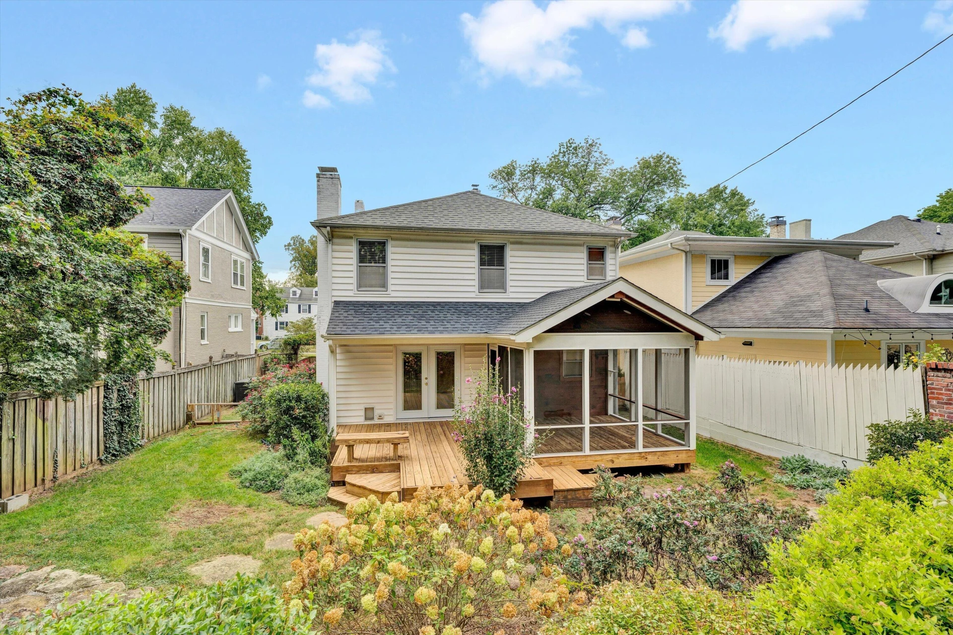 2424 Stanley AVE SE - Photo 24