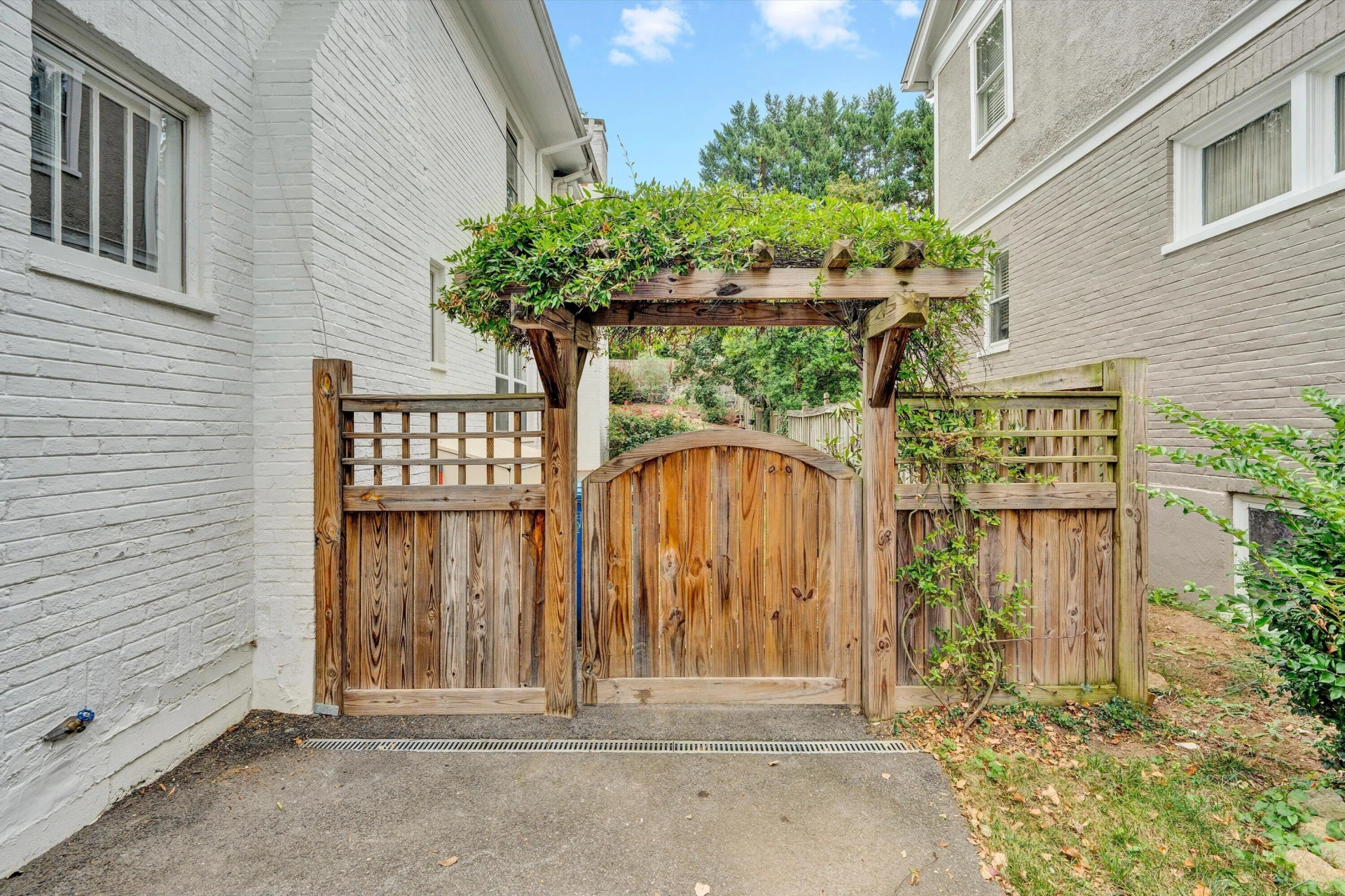 2424 Stanley AVE SE - Photo 28