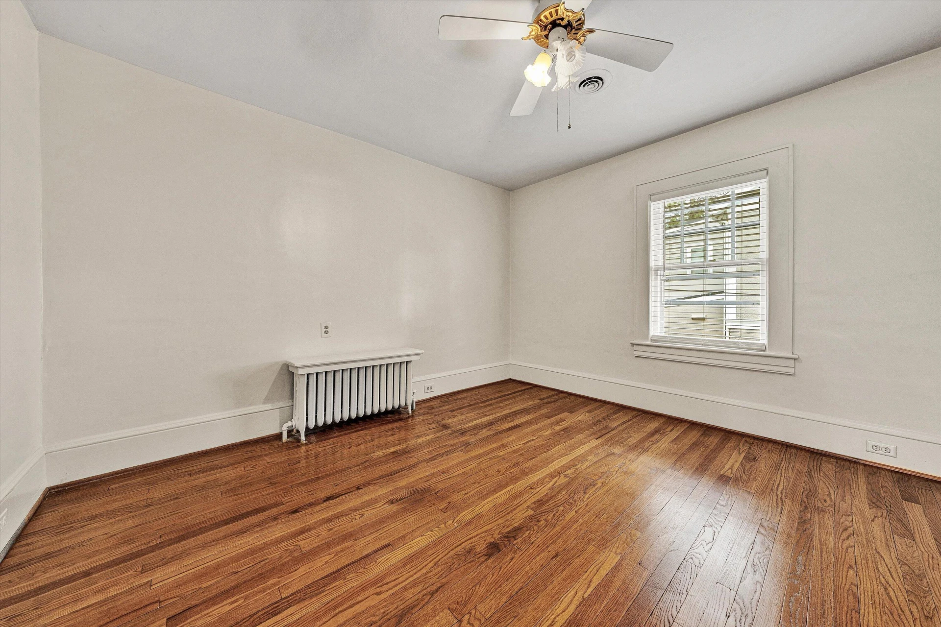 2424 Stanley AVE SE - Photo 32