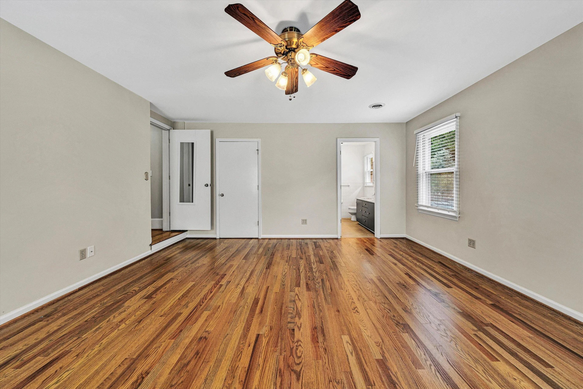 2424 Stanley AVE SE - Photo 37