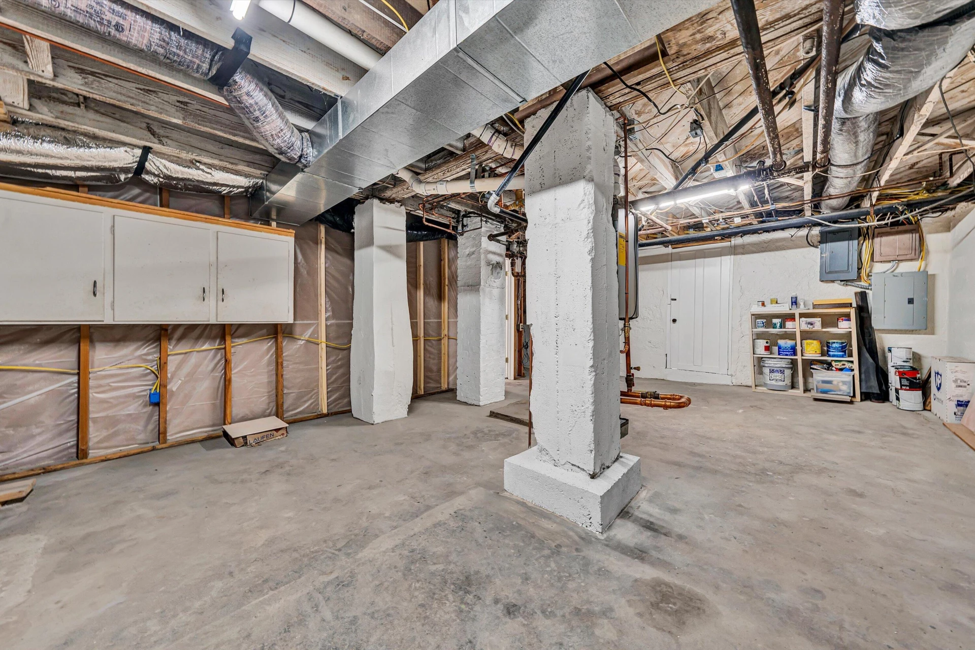 2424 Stanley AVE SE - Photo 45