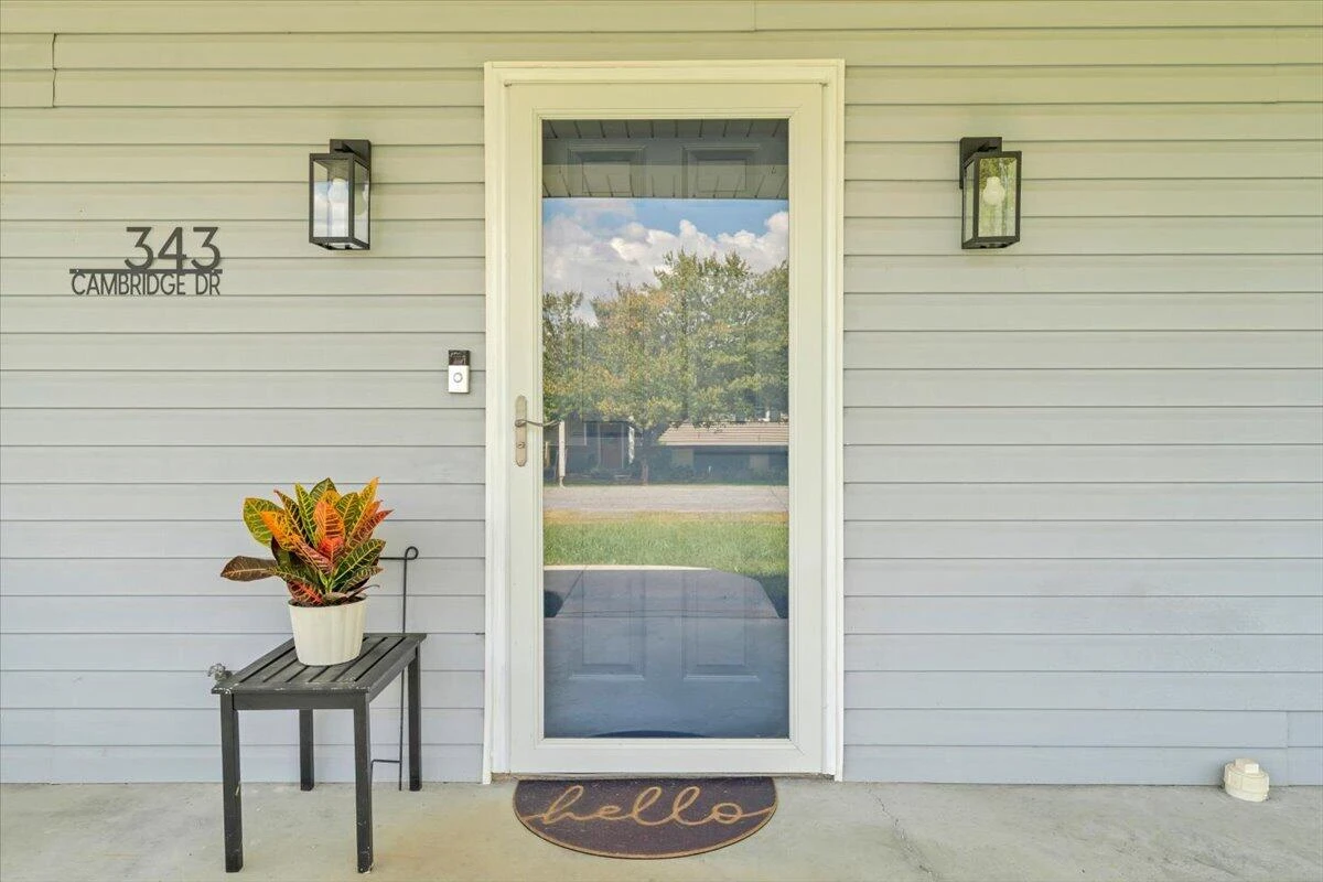 343 Cambridge DR - Photo 4
