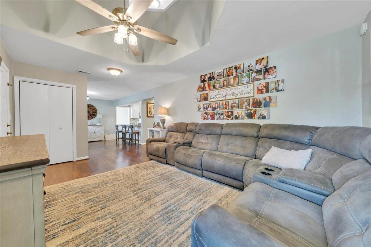 343 Cambridge DR - Photo 7