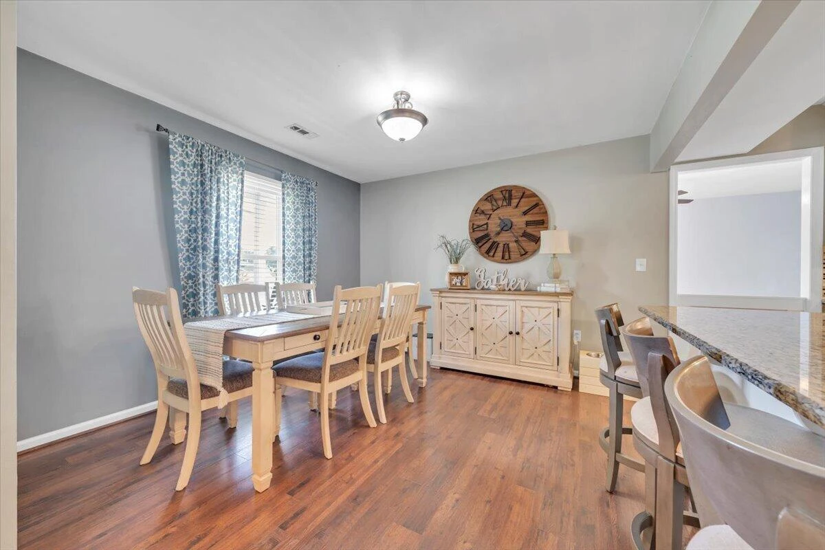 343 Cambridge DR - Photo 8