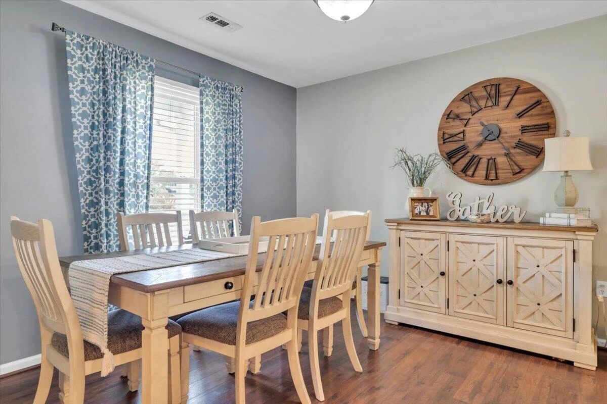 343 Cambridge DR - Photo 9
