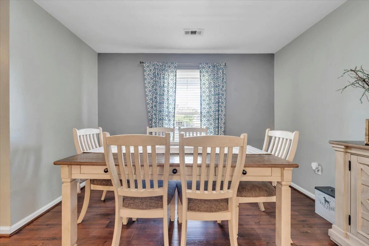 343 Cambridge DR - Photo 10