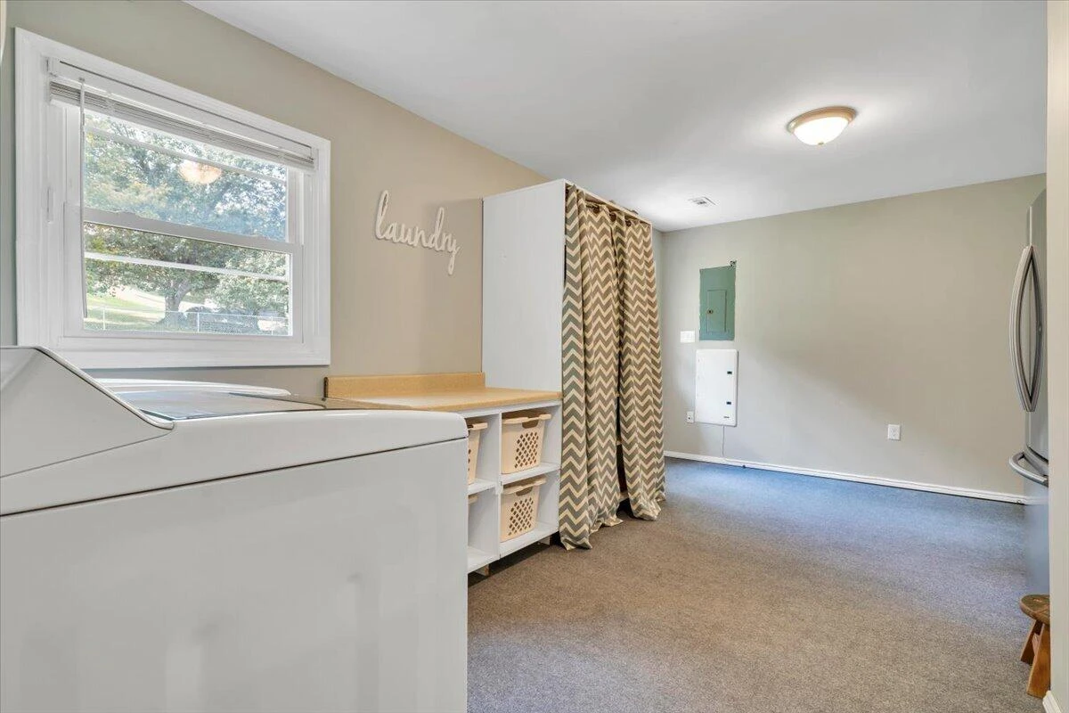 343 Cambridge DR - Photo 16