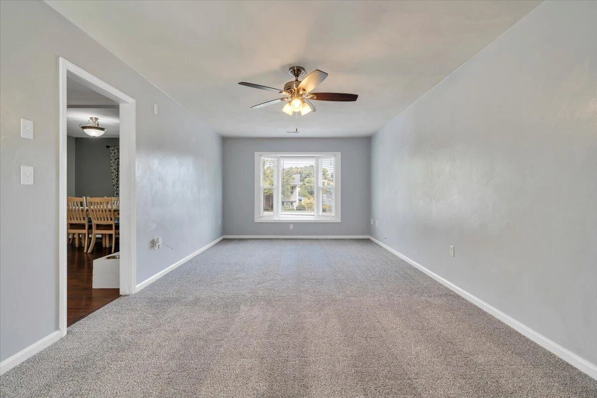 343 Cambridge DR - Photo 19