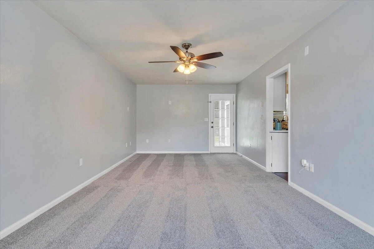 343 Cambridge DR - Photo 20