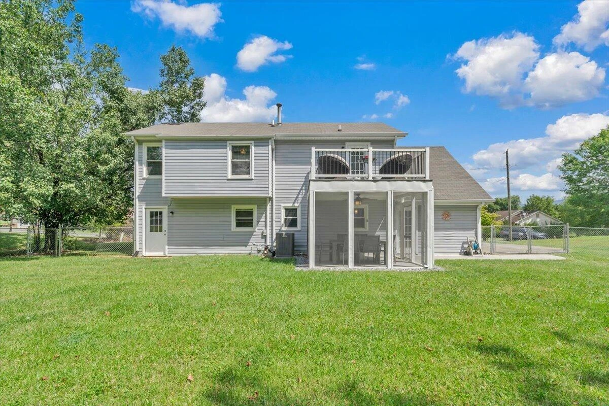 343 Cambridge DR - Photo 37
