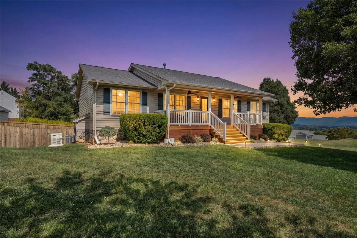5822 Fieldview DR