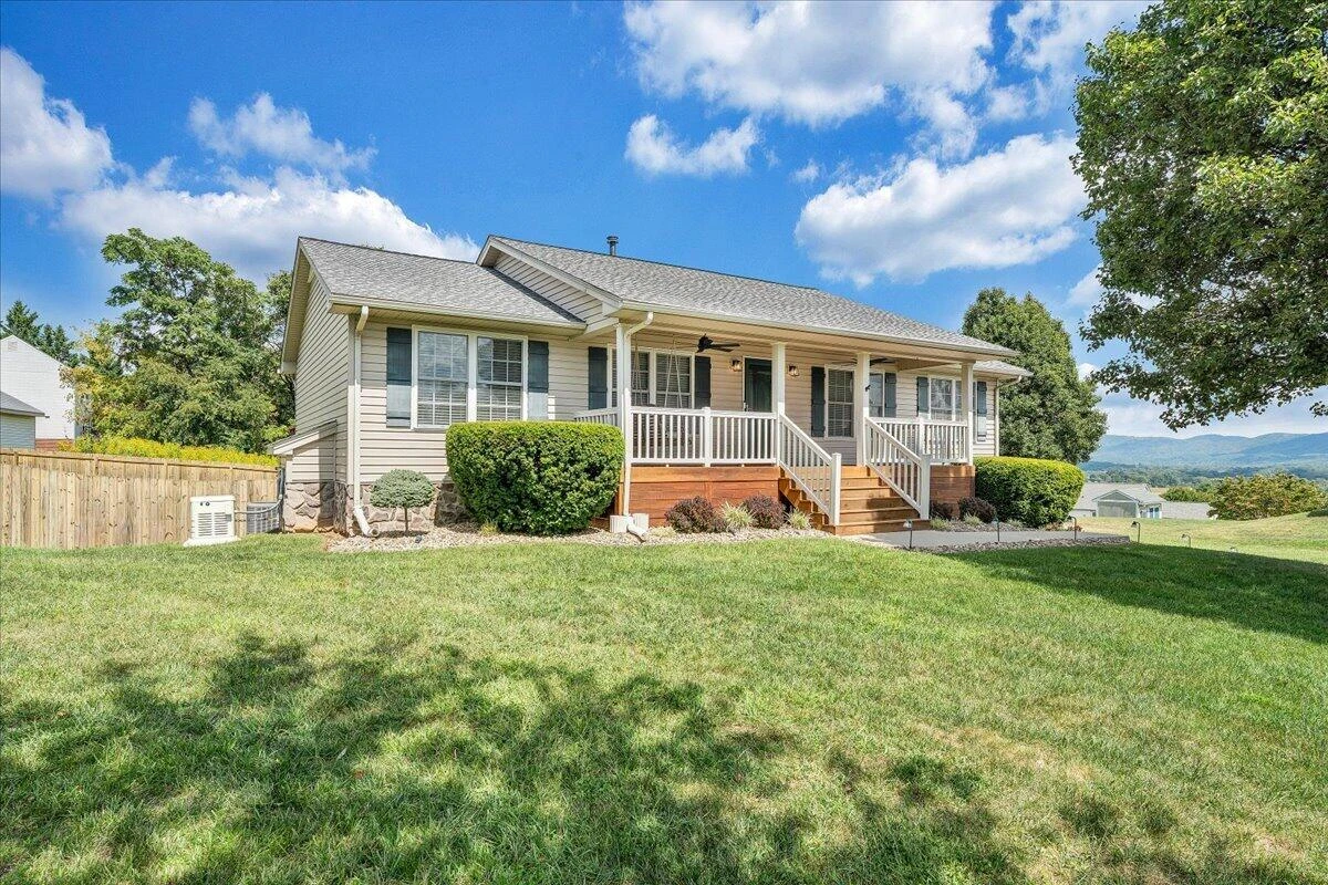 5822 Fieldview DR - Photo 3