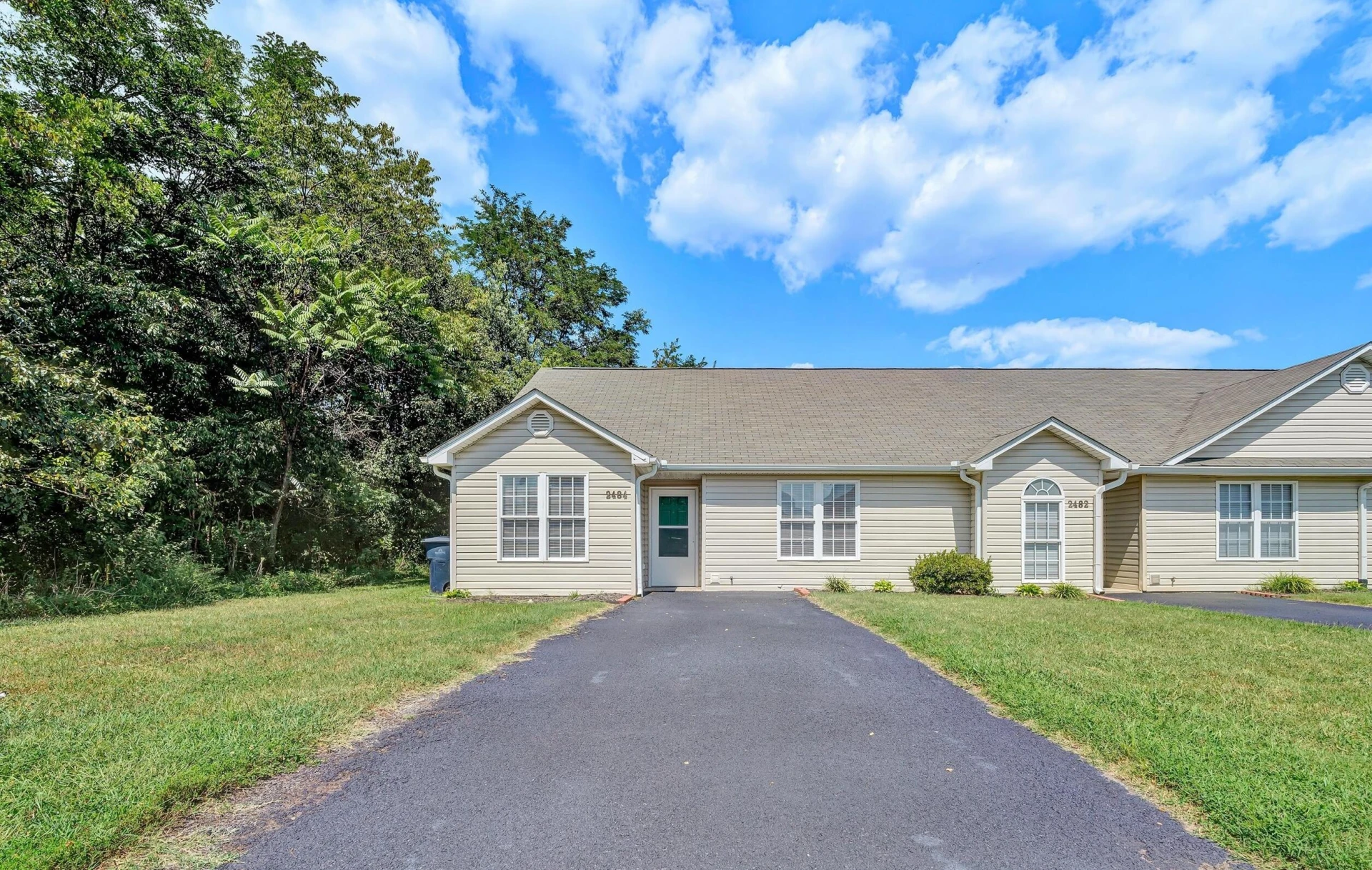 2484 Tuckawana CIR NW - Photo 2