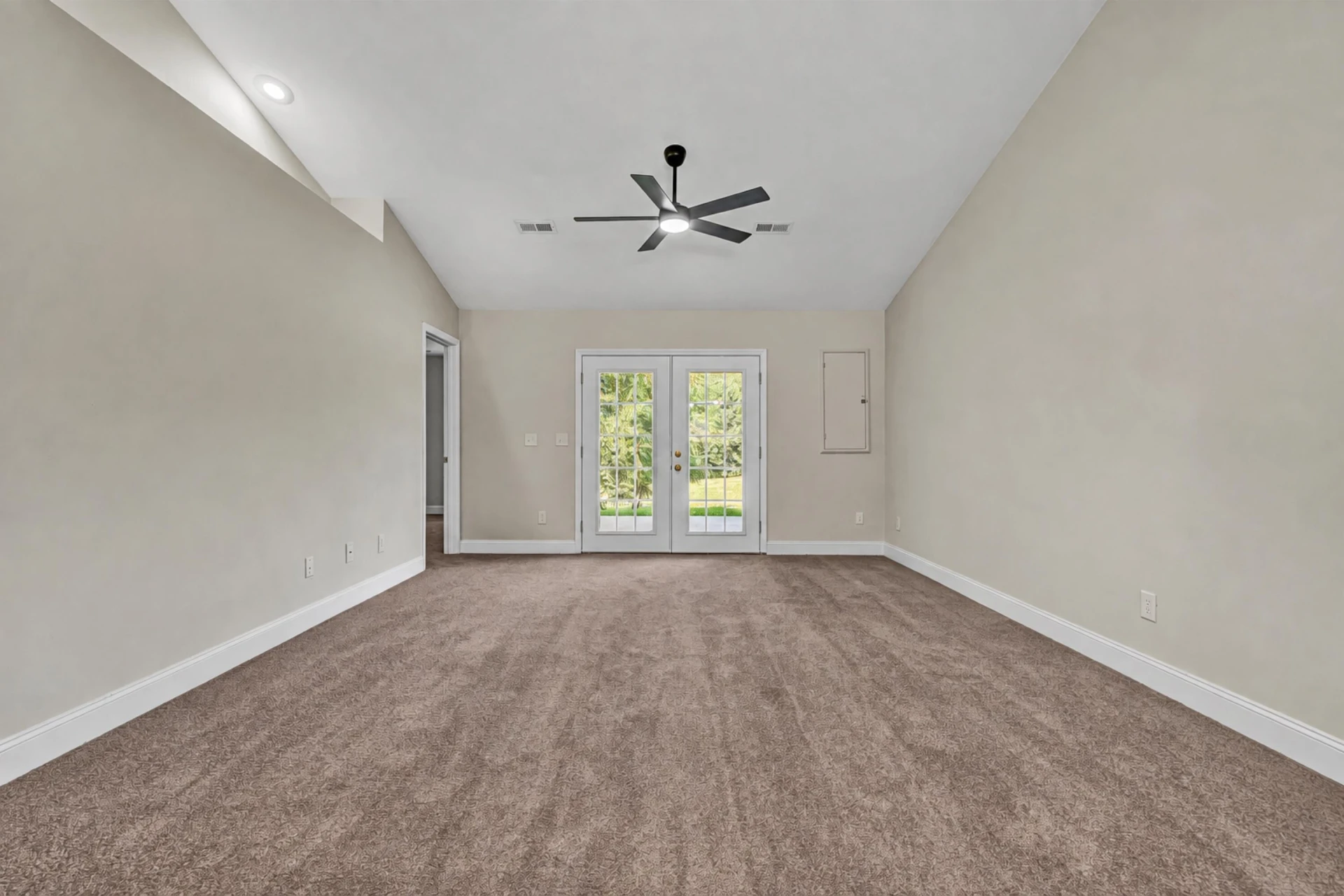 2484 Tuckawana CIR NW - Photo 3