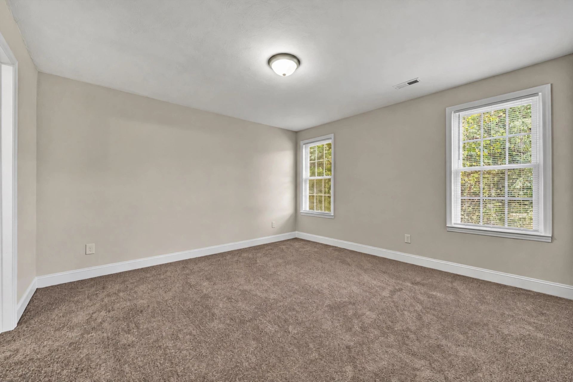 2484 Tuckawana CIR NW - Photo 4
