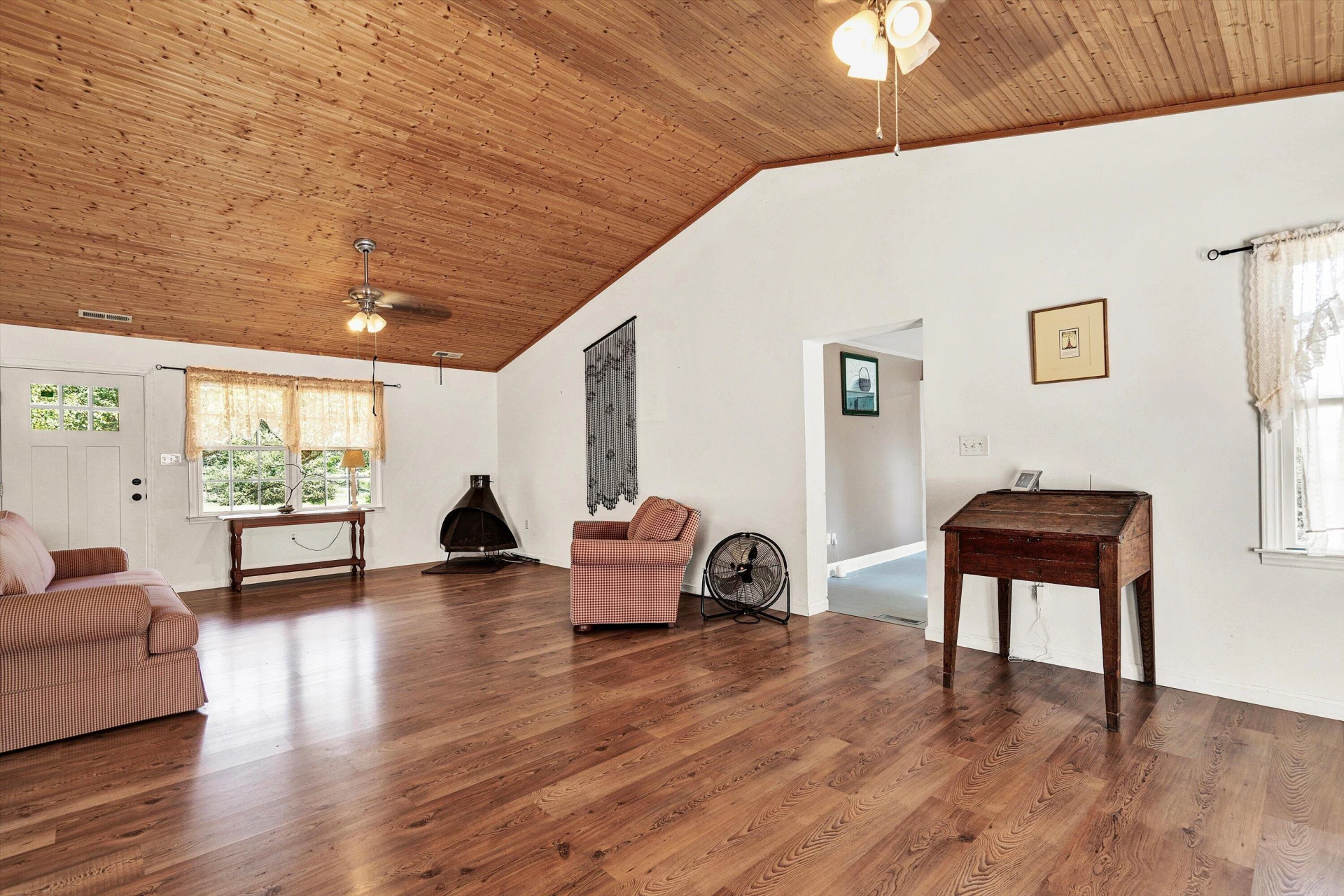 10440 Stewartsville RD - Photo 7