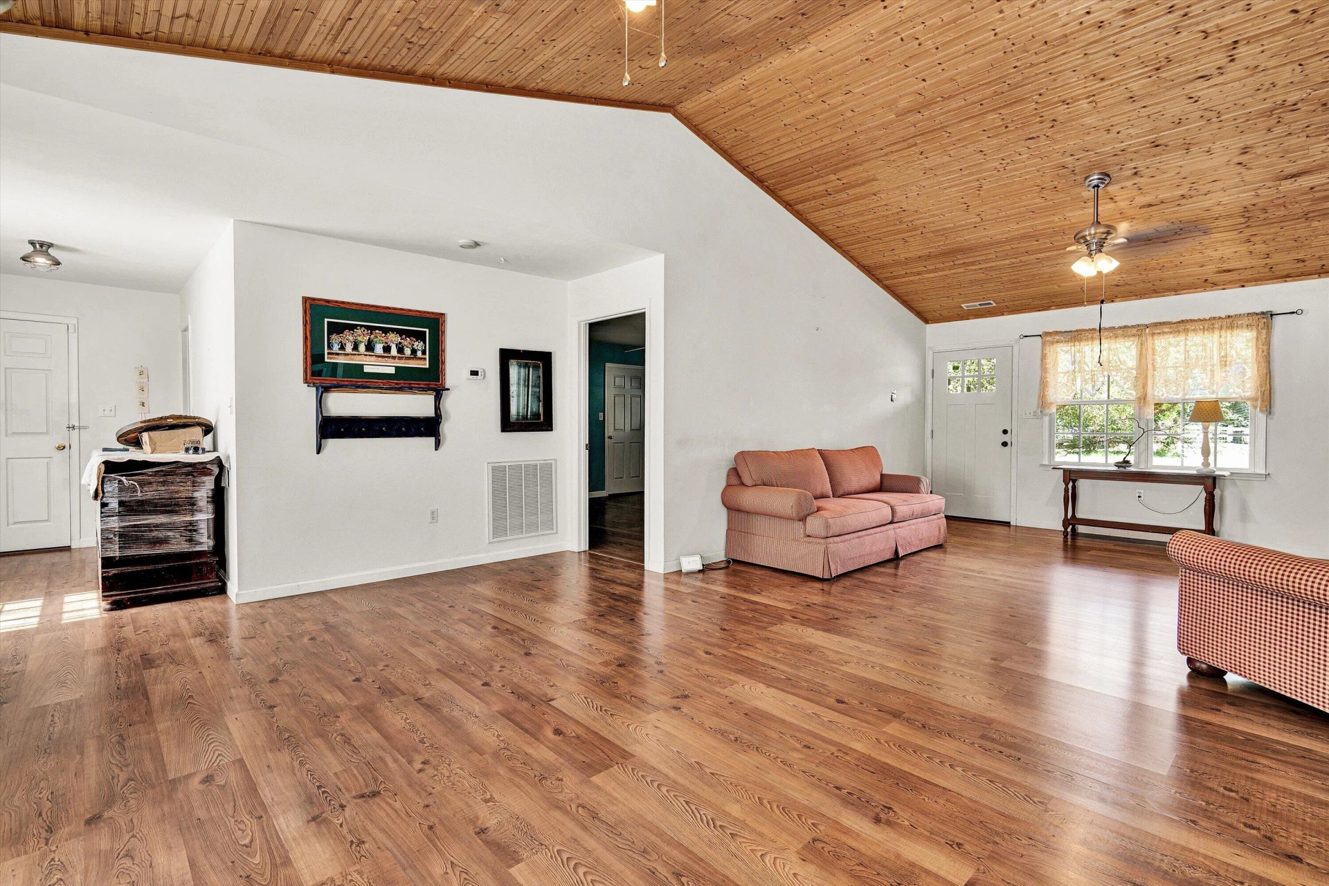 10440 Stewartsville RD - Photo 8