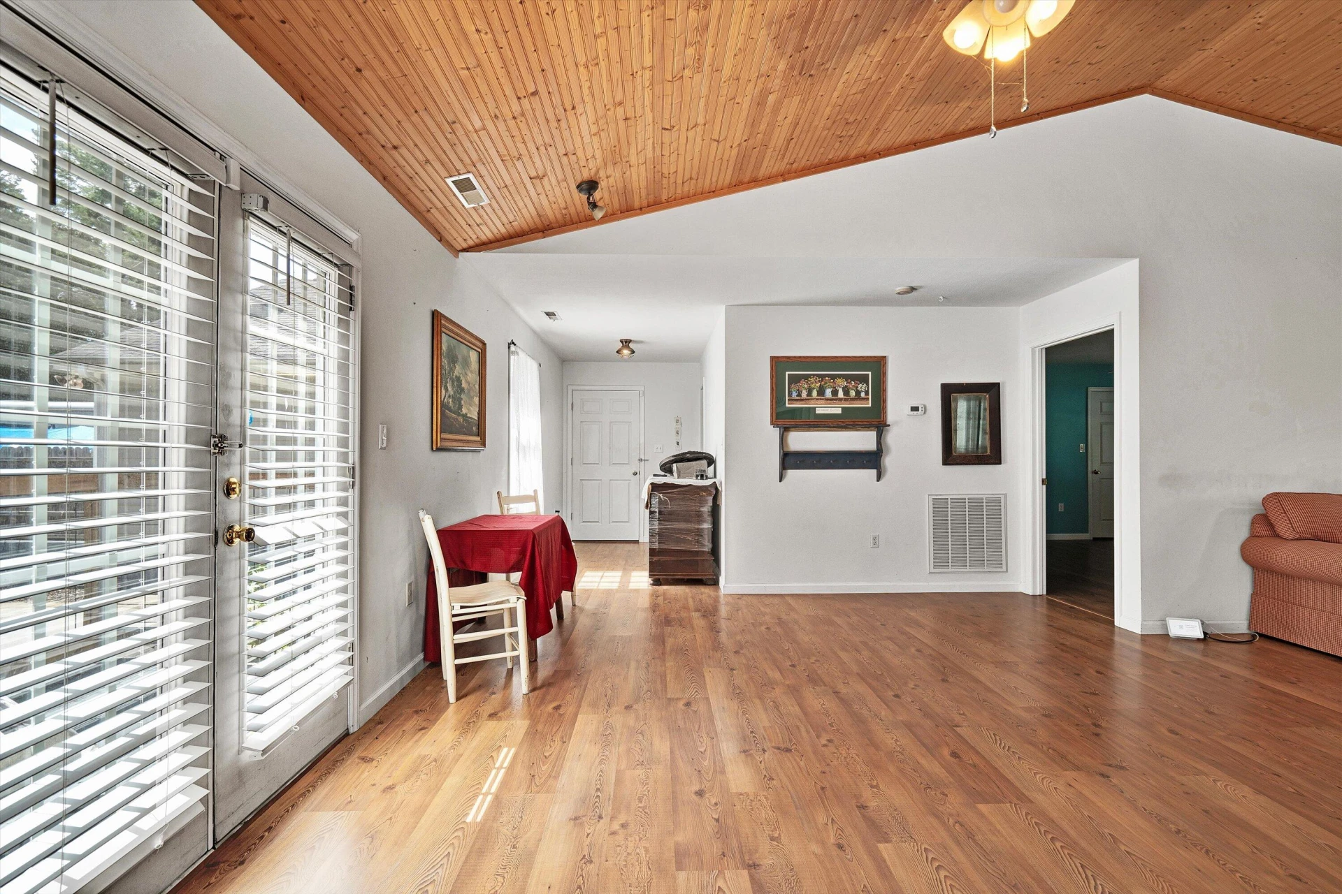 10440 Stewartsville RD - Photo 9