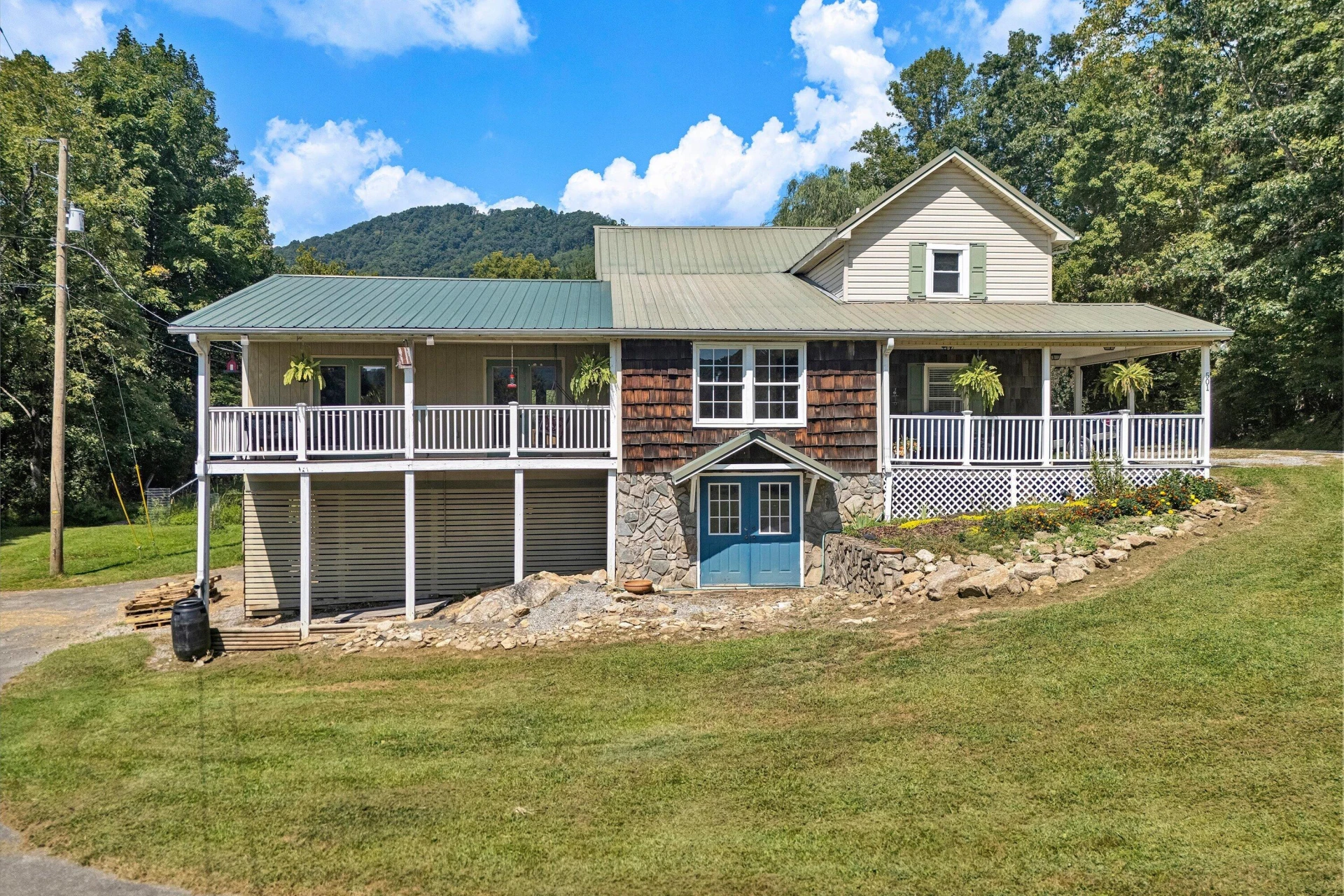 501 Clark Hollow RD