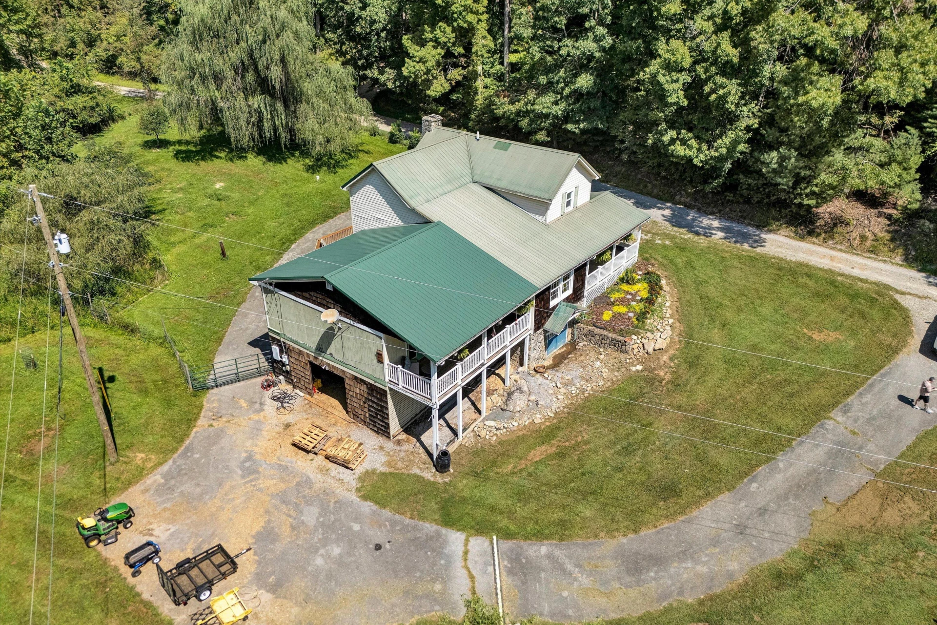 501 Clark Hollow RD - Photo 3