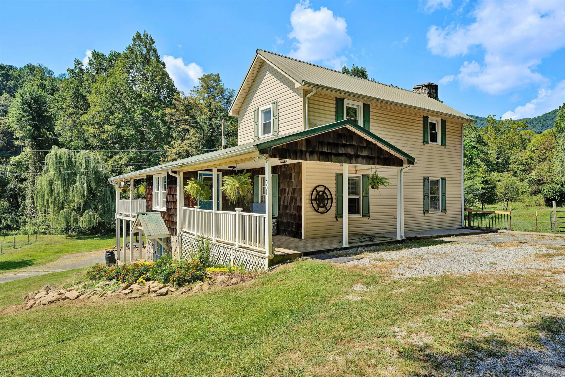 501 Clark Hollow RD - Photo 4