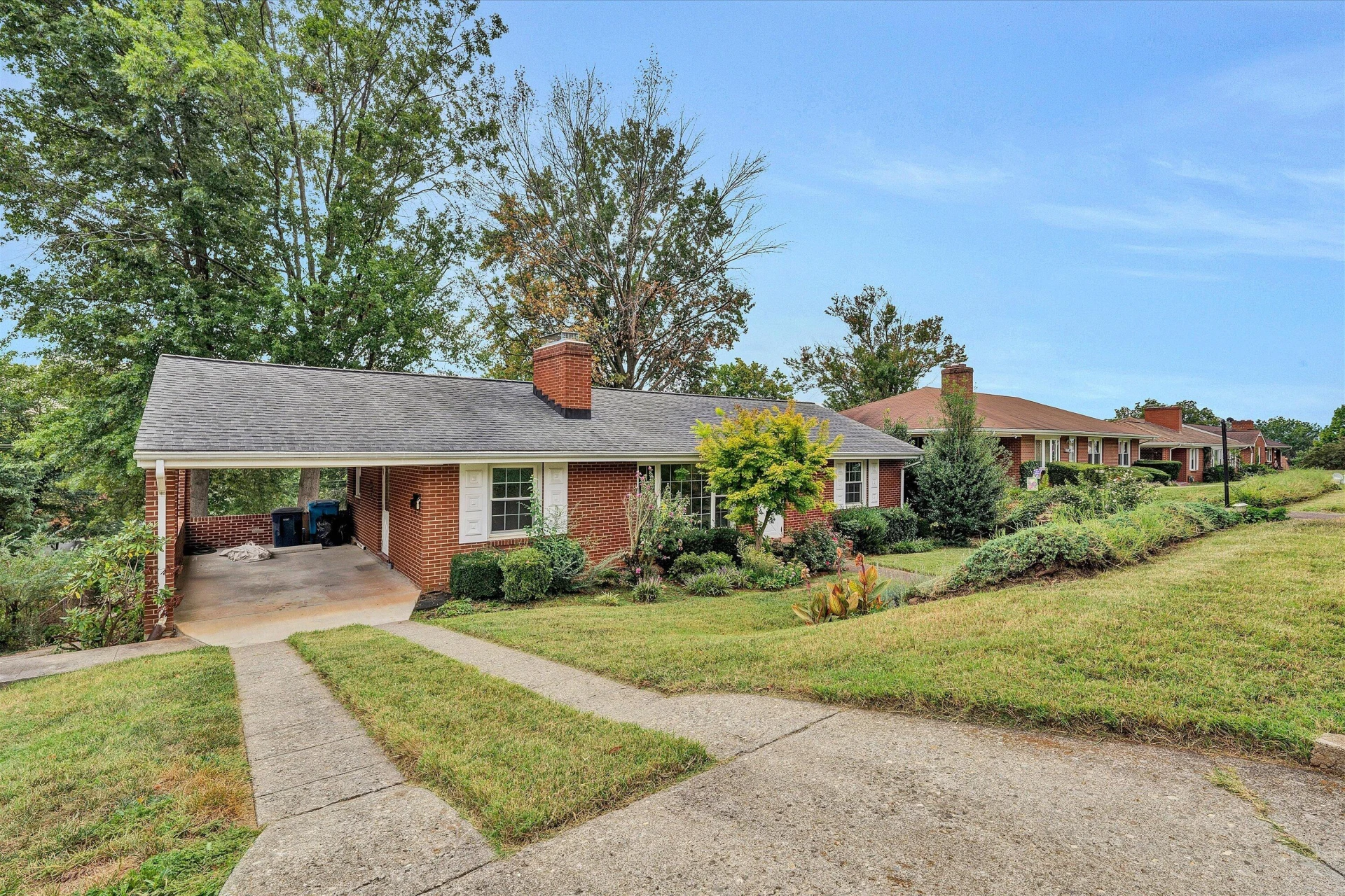 2435 Westmont ST NW - Photo 2
