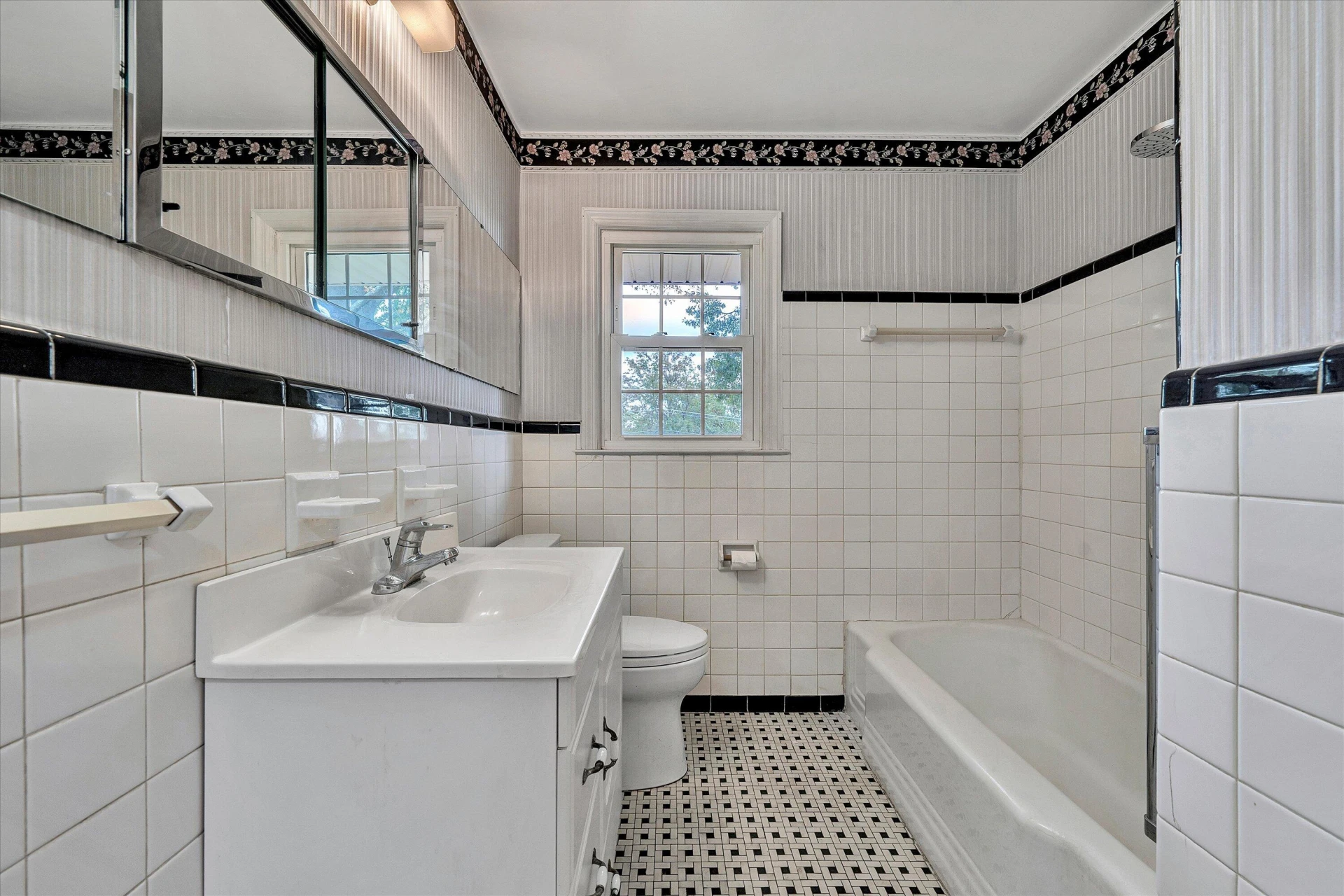2435 Westmont ST NW - Photo 8