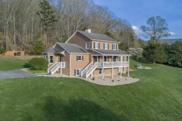 377 Rattler RD, Vesuvius, VA