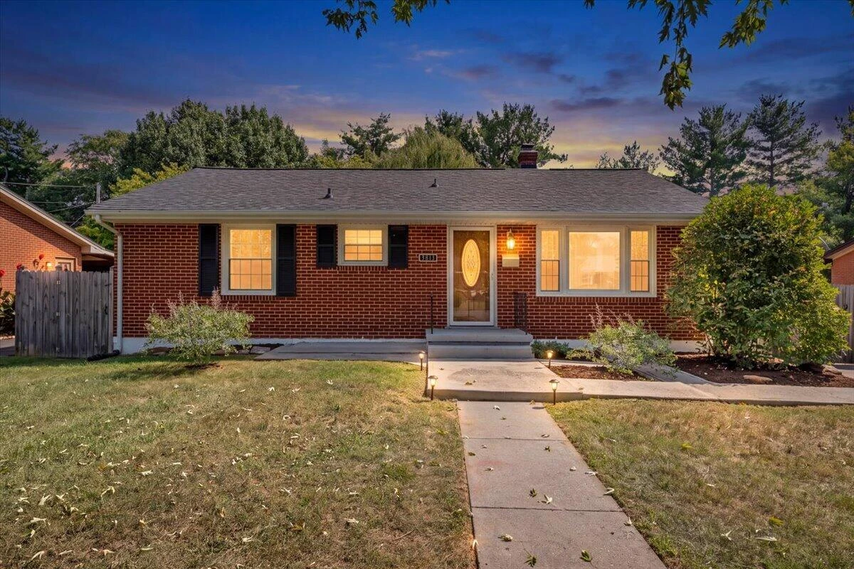 3813 Fleming AVE NE