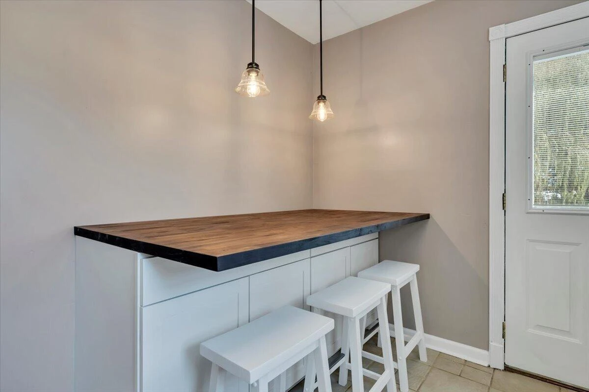 3813 Fleming AVE NE - Photo 12