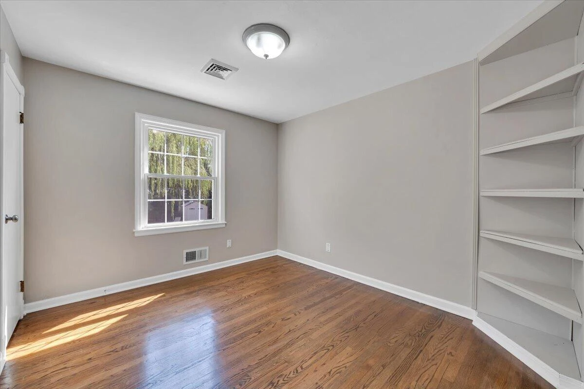 3813 Fleming AVE NE - Photo 14
