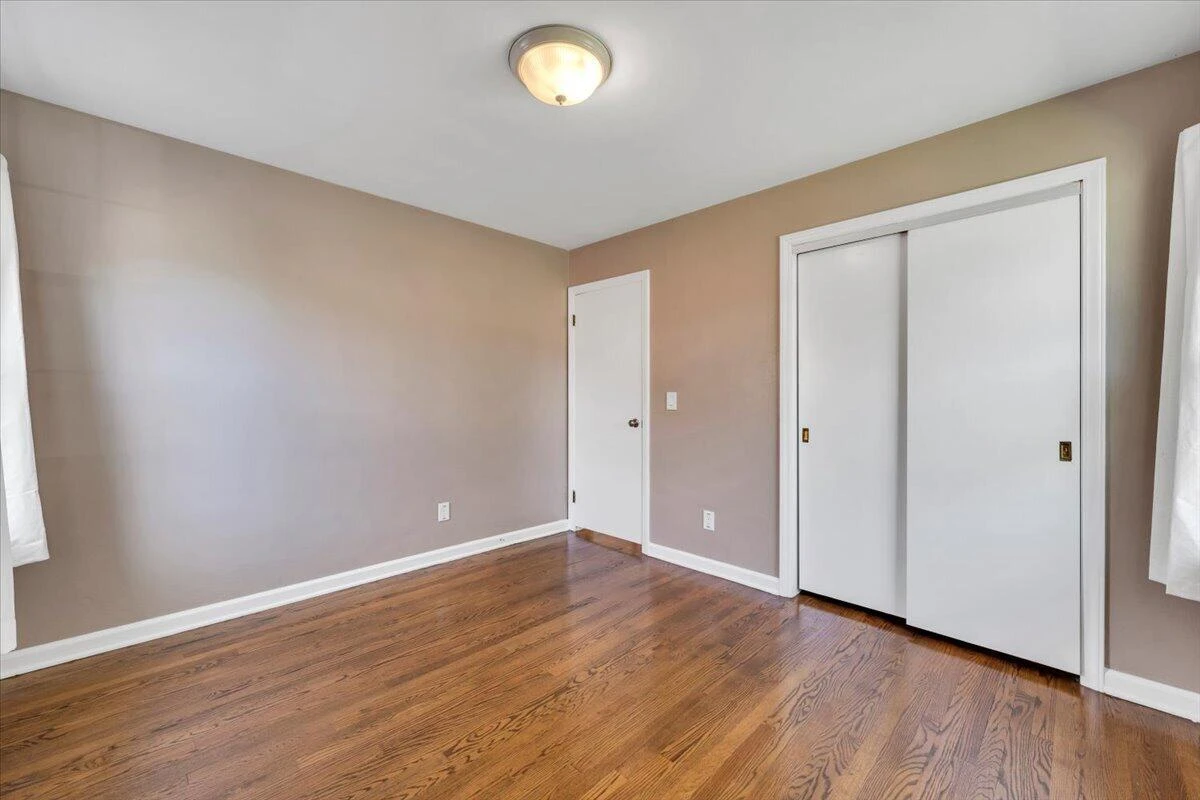3813 Fleming AVE NE - Photo 15