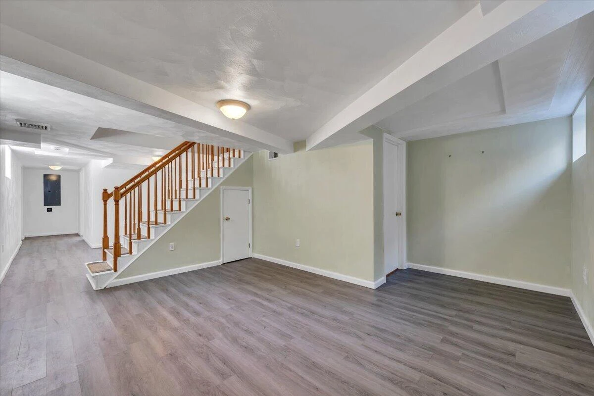 3813 Fleming AVE NE - Photo 19