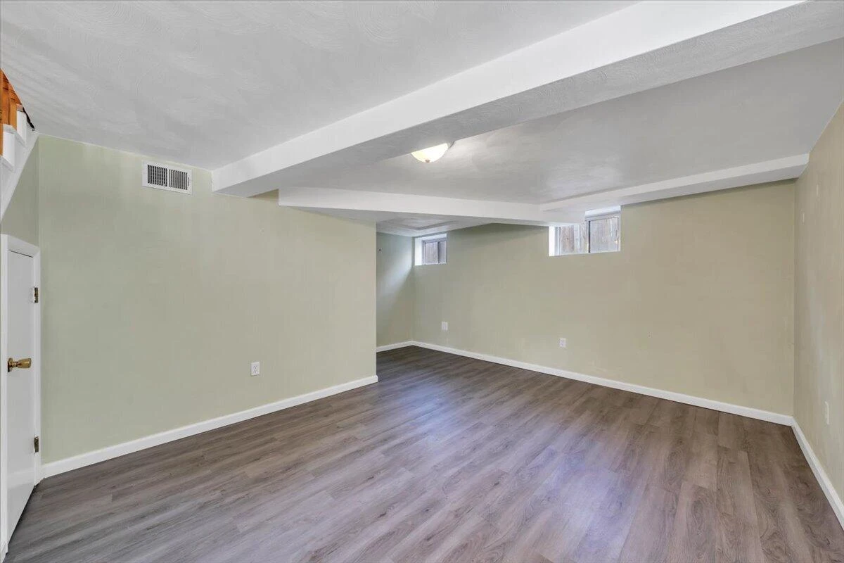 3813 Fleming AVE NE - Photo 20