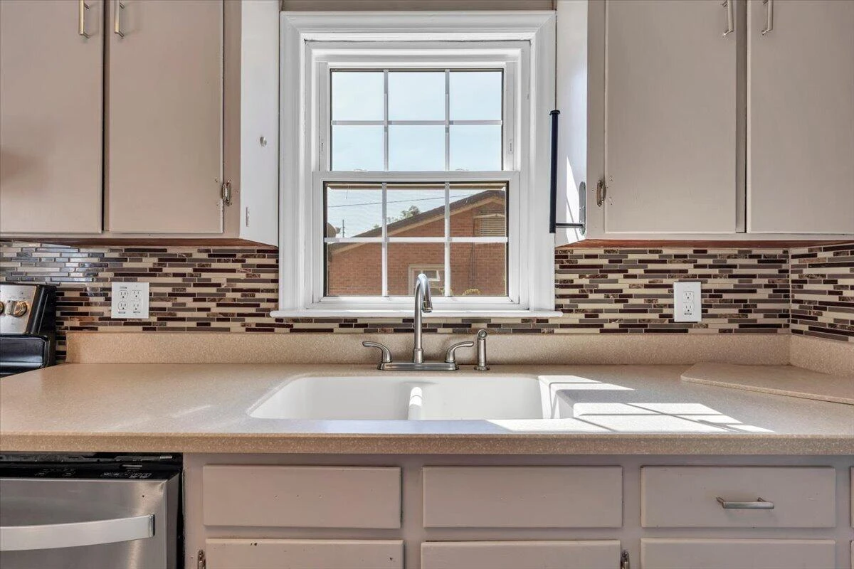 3813 Fleming AVE NE - Photo 22