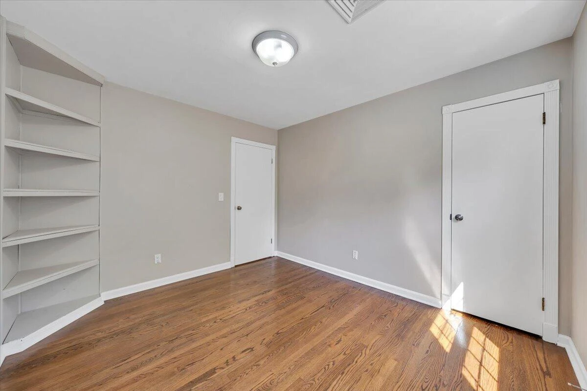 3813 Fleming AVE NE - Photo 24