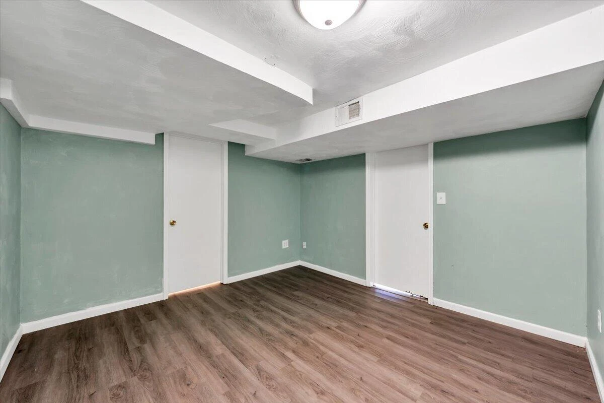 3813 Fleming AVE NE - Photo 25