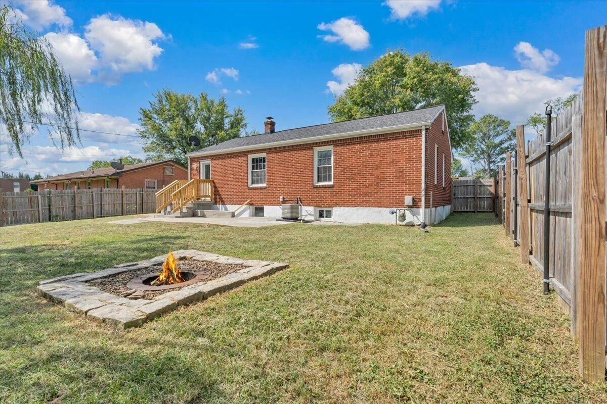3813 Fleming AVE NE - Photo 36