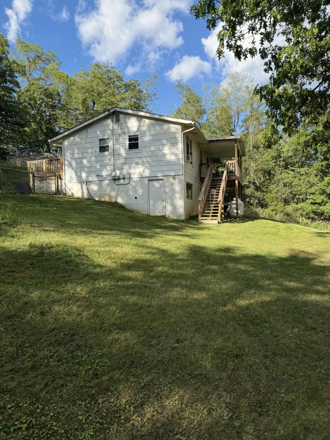 2402 Mount Pleasant Church RD - Photo 3