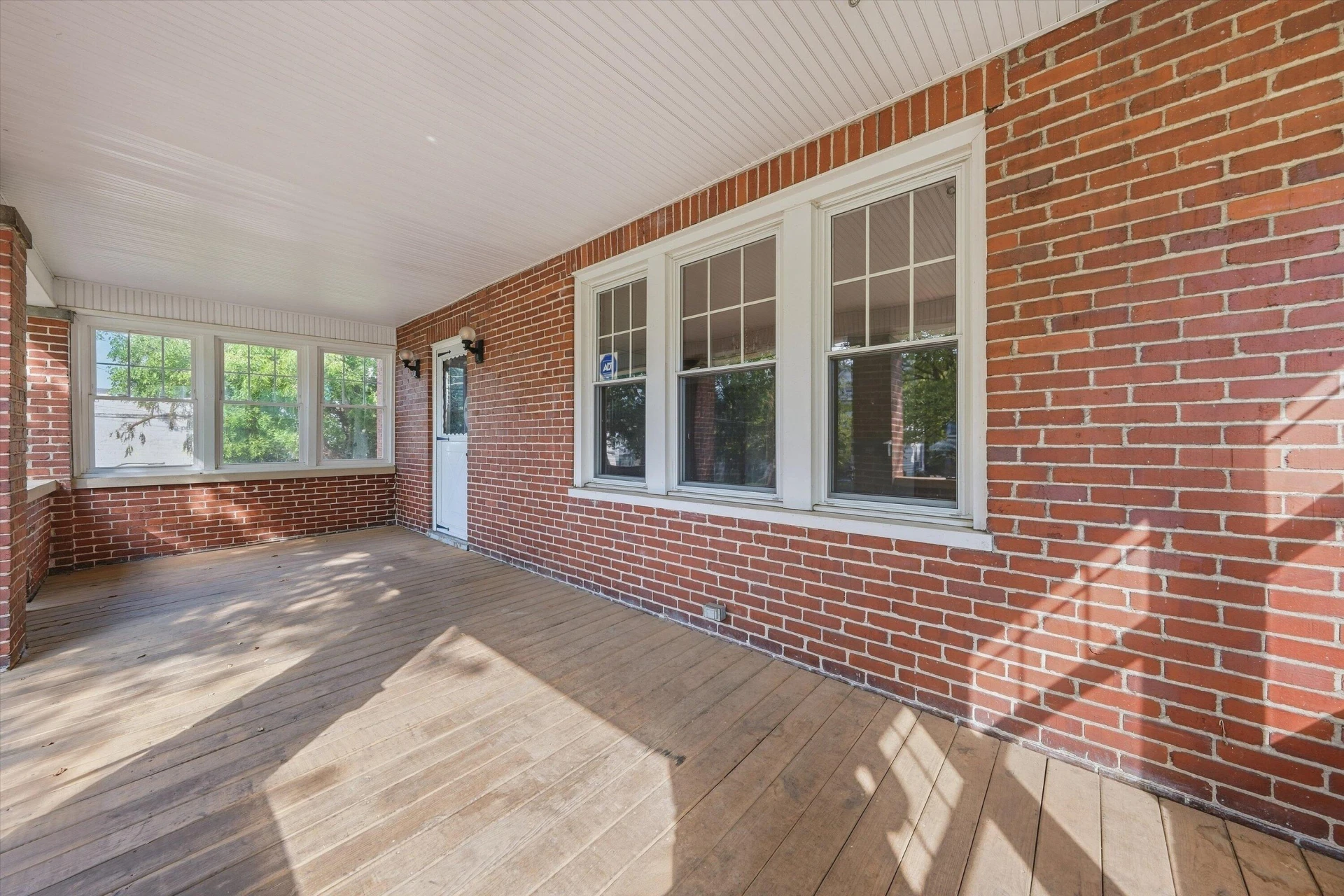 620 Highland AVE SE - Photo 4