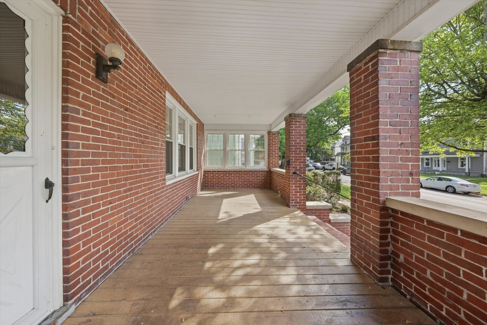 620 Highland AVE SE - Photo 5