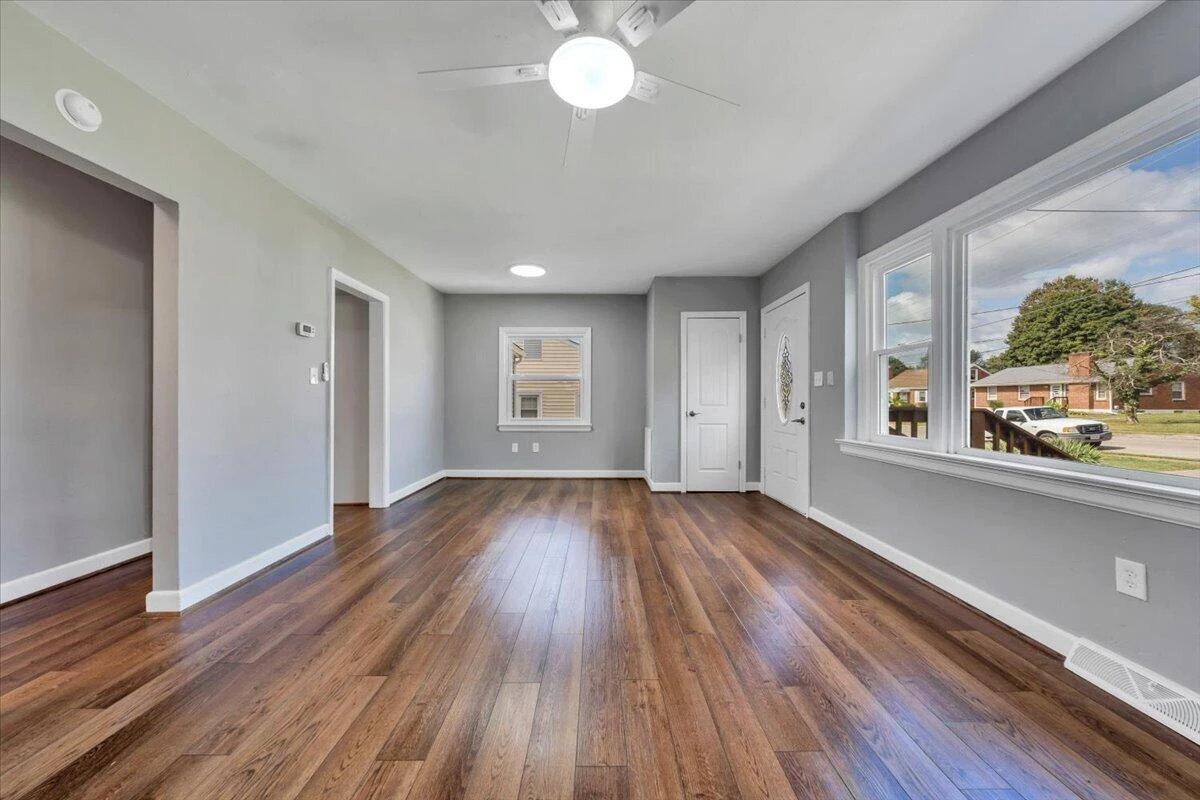 2507 Vancouver DR NW - Photo 10