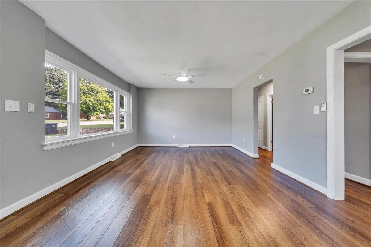 2507 Vancouver DR NW - Photo 11